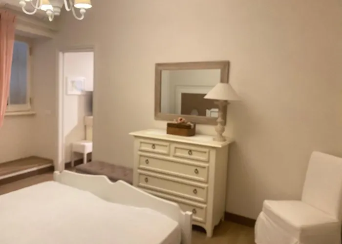 Delizioso Bilocale In Centro Storico Aria Condizionata Pass Auto1p Διαμέρισμα *